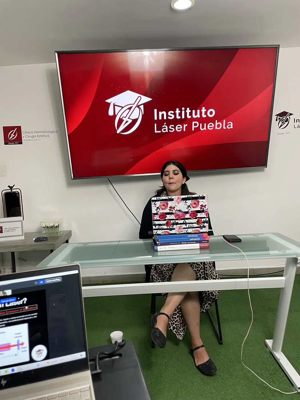 Aula del Instituto Láser Puebla durante una sesión presencial del Diplomado