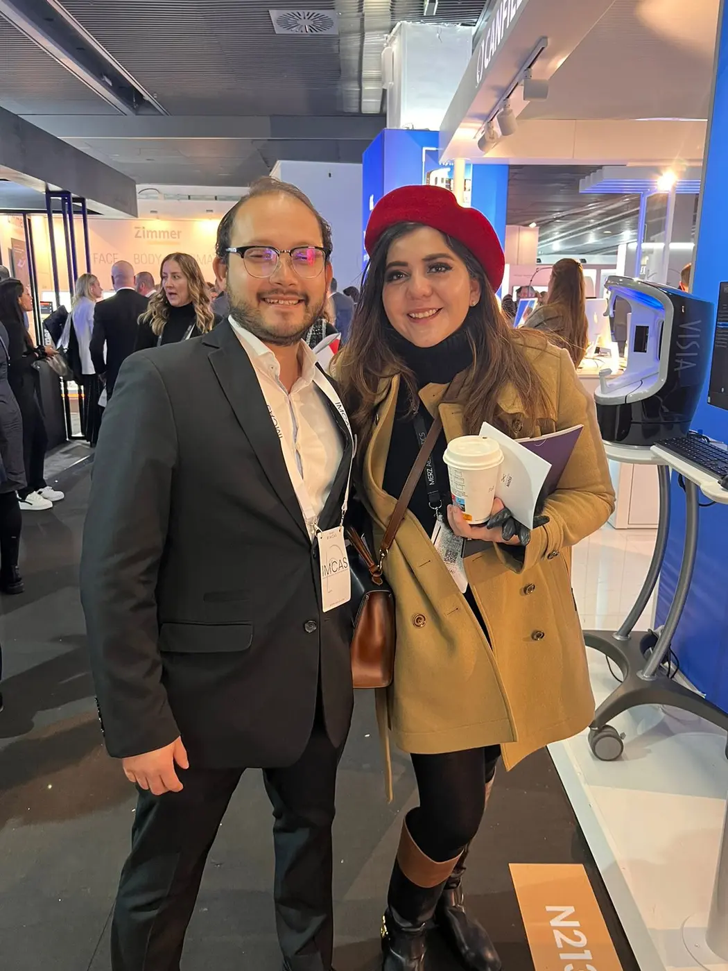Facultad del Instituto Láser Puebla en el congreso IMCAS World Congress, París